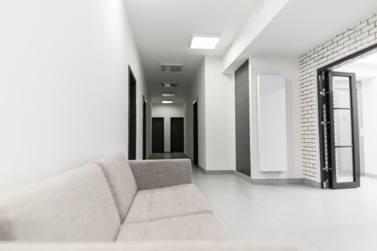 Goldeneye Apartment Center Вроцлав Экстерьер фото