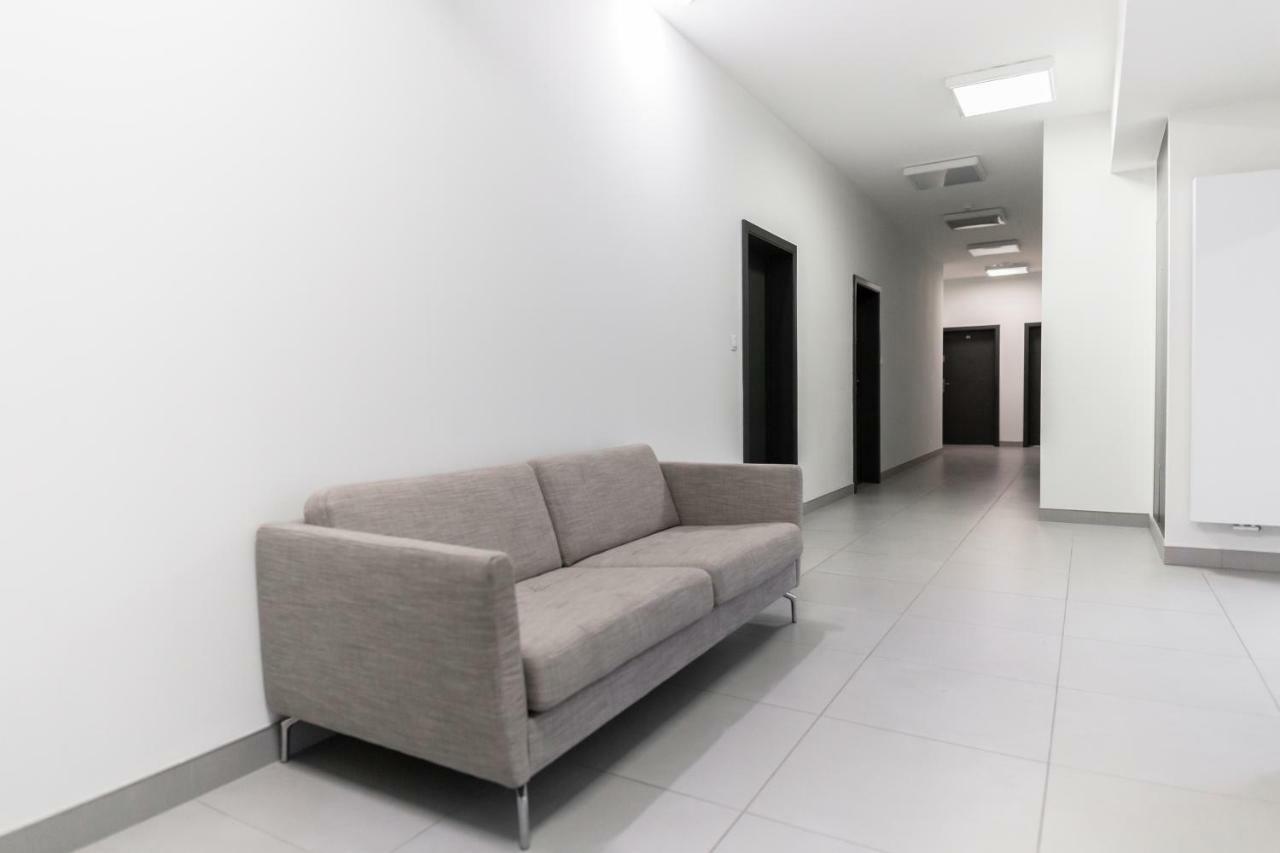 Goldeneye Apartment Center Вроцлав Экстерьер фото