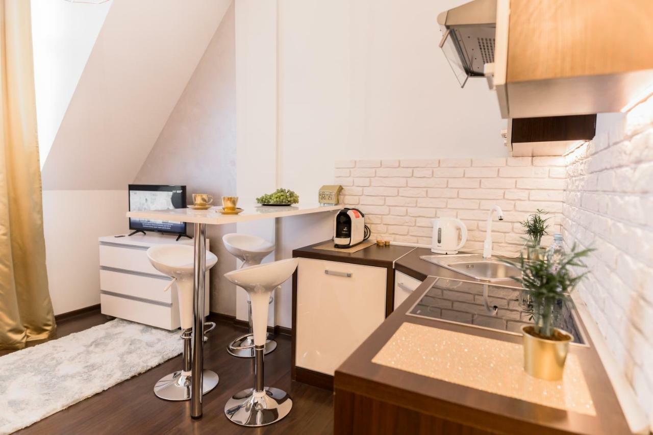 Goldeneye Apartment Center Вроцлав Экстерьер фото